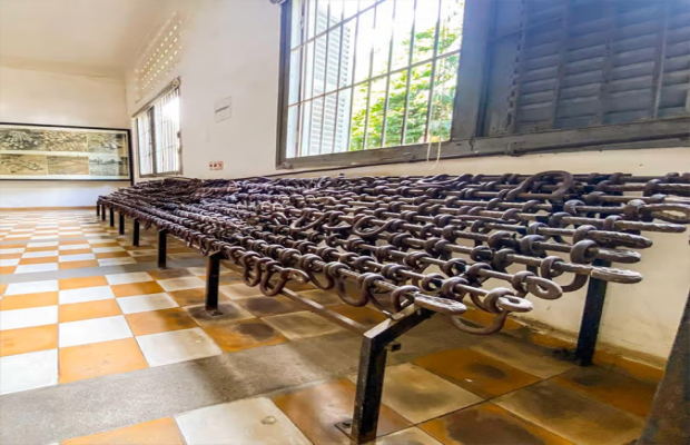 Phnom Penh Killing Fields and S-21 Museum Tour